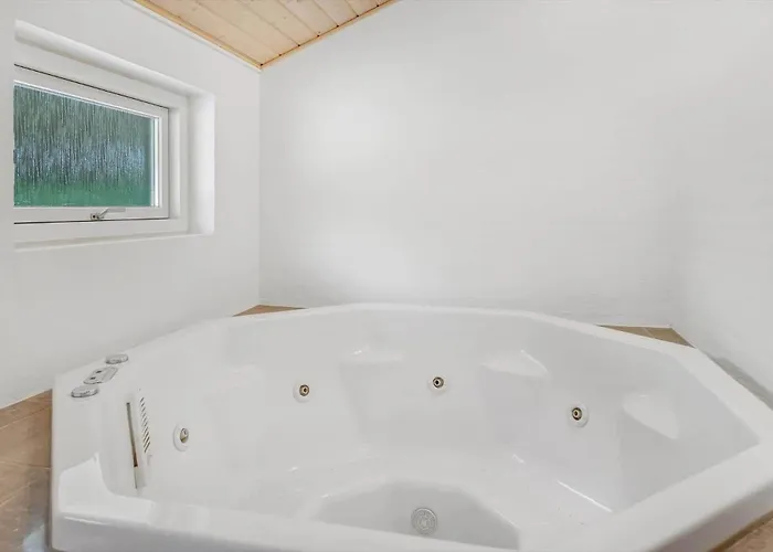 Bv396-blavand-soren-gades-mark-32-b *